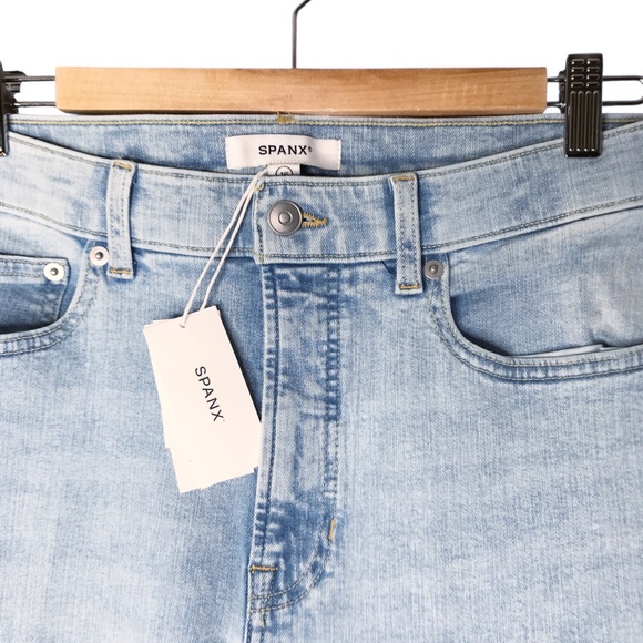 NWT Women's 16 SPANX Lycra Fitsense Flare Jean Turner Wash Denim Jeans High Rise - Picture 4 of 11